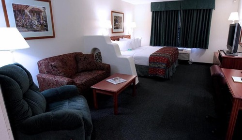 Deluxe Suite, 1 King Bed with Sofa bed, Non Smoking