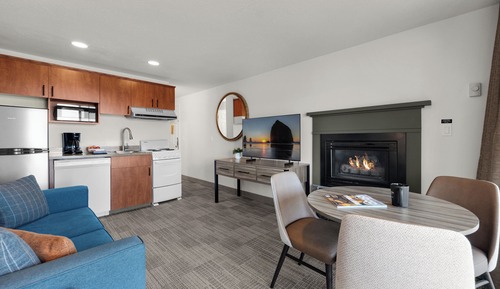 Suite, 1 Queen Bed with Sofa bed, Kitchen, Partial Ocean View