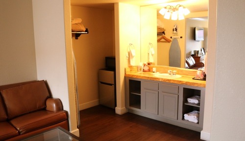 Deluxe Room, 1 King Bed with Sofa bed (No Pets )
