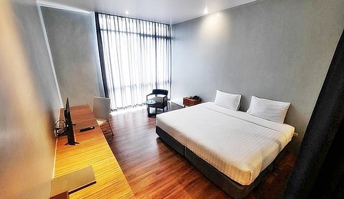 Deluxe room with Breakfast and round trip shuttle transfers