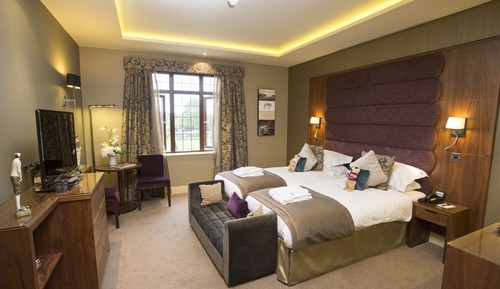 Room (Mere)