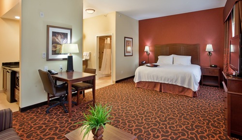 King Suite, Room, 1 King Bed, Accessible, Bathtub