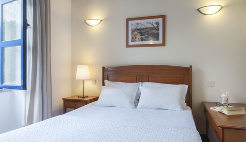 Double or Twin Room (Castle View)