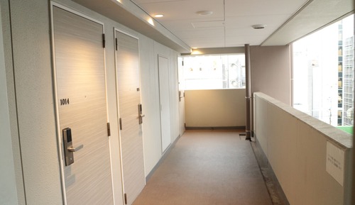 Open-Air Passage Non-Smoking Double Room (No View from Window)