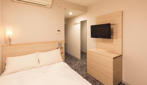Single Room, Smoking