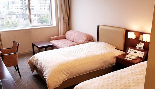 Twin Room, Smoking, River View