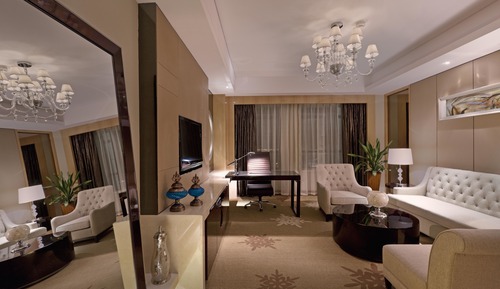 Club Room, 2 Twin Beds, City View