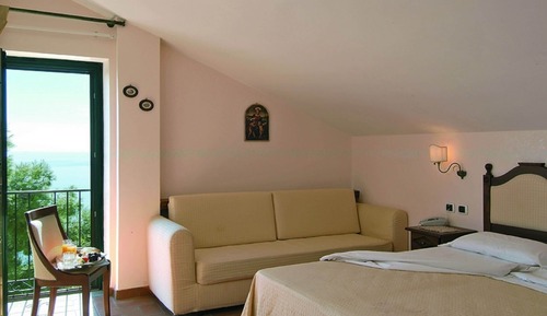 Classic Triple Room, Sea View, Tower