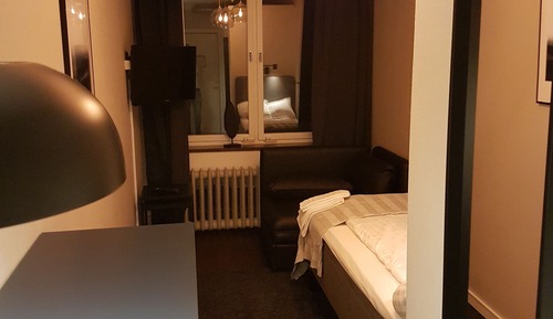 Single Room (Extra bed)