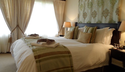 Superior Room (Queen)