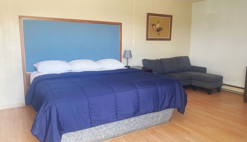 Standard Room, 1 King Bed, Ground Floor