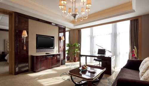 Deluxe Suite, 1 King Bed, City View