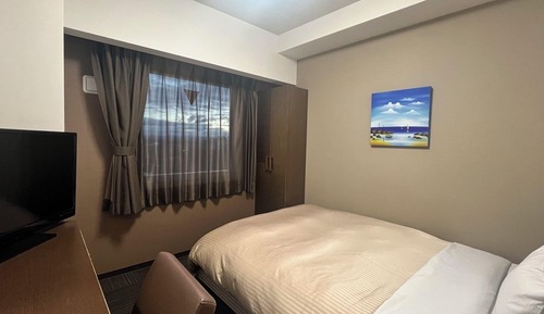 Single Room, Smoking