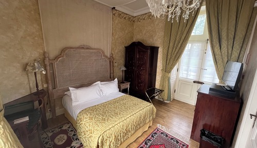 Basic Room, 1 Queen Bed, Garden View
