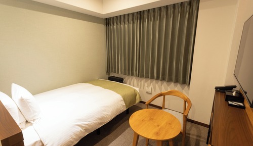 Single Room, Smoking