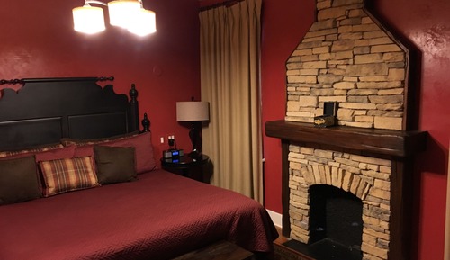 Suite, 1 King Bed