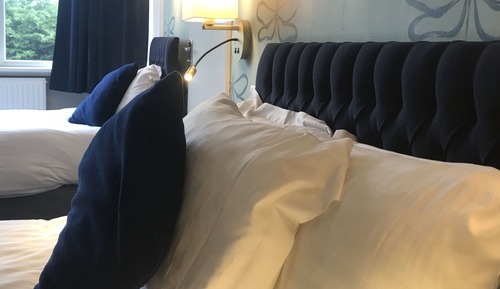 Suite, Ensuite (2 Adults & 1 Child)