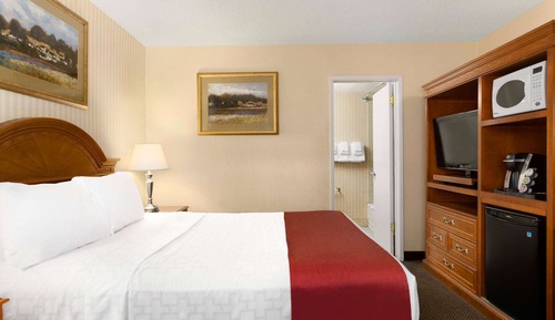 Standard Room, 1 Queen Bed