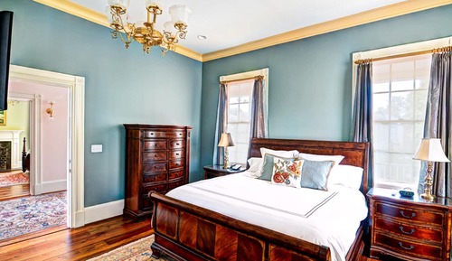 Classic Room, 1 King Bed (Luxury Room 1 (Rachel))