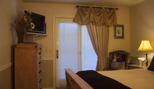 Room, Private Bathroom (03 Riverside Queen) 