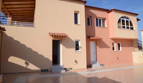 Family Studio Suite, Garden Area