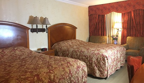 2 Queen Beds Smoking