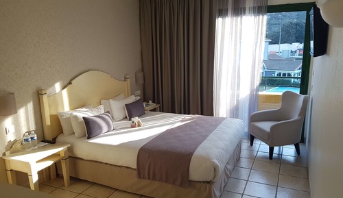 Comfort Room, 1 Queen Bed, Non Smoking, Terrace