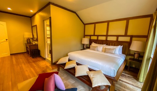 Summit Lodge