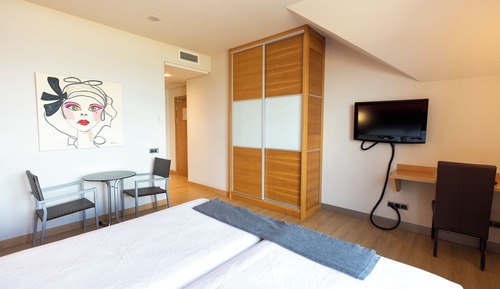 Deluxe Triple Room, 3 Twin Beds, Beach View