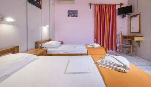 Studio (2-3 Adults)