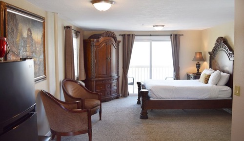 One bedroom suite, King/Queen bed