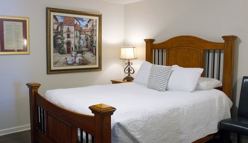 Standard Room, 1 Queen Bed
