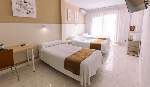 Triple Room