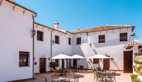 Classic Villa, Multiple Bedrooms, Mountain View