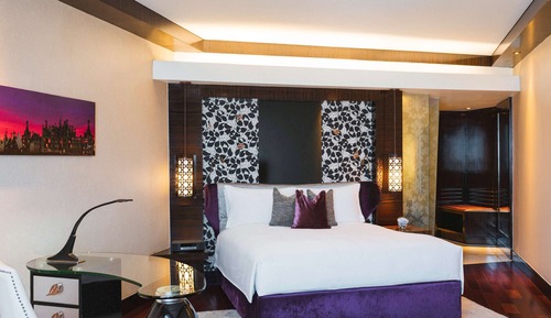 Room, 1 King Bed, Business Lounge Access