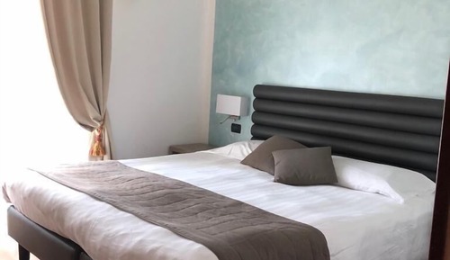 Family Room, Multiple Beds, Partial Sea View