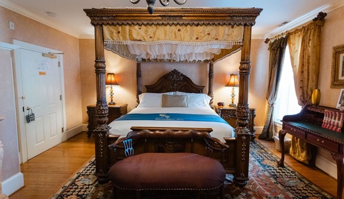 205 Scholar Room
