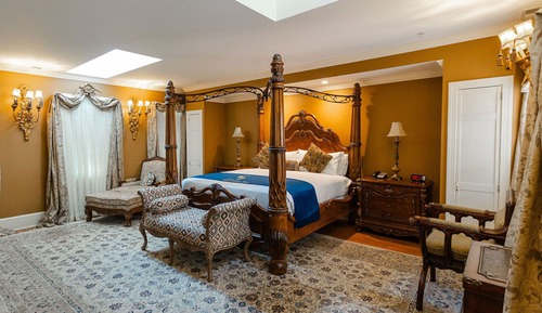 201 Carroll Suite