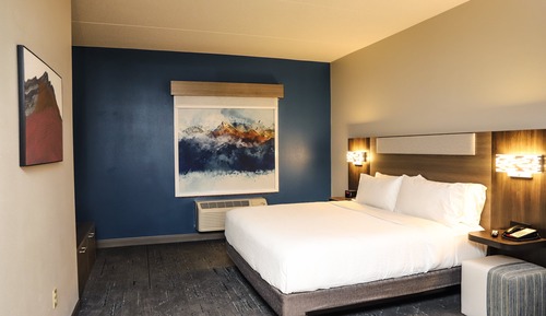 Suite, 1 King Bed, Kitchenette (Additional Living Area)