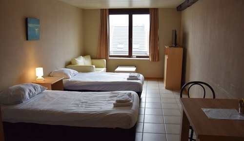 Studio, 2 Twin Beds