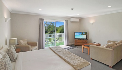 Premium Studio, Jetted Tub, Garden View