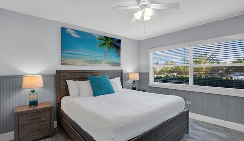Standard Room, King Bed and Futon (Room 6)