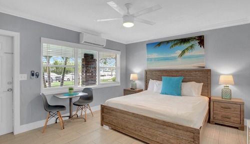 Standard Room, 1 King Bed (Room 2)