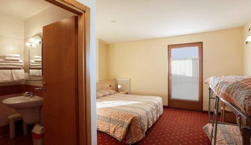Comfort Triple Room