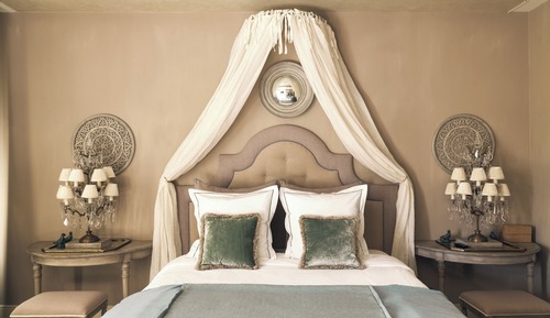 Signature Room