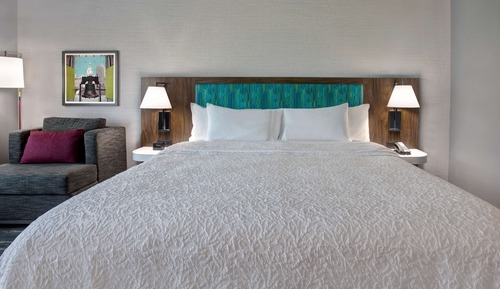 Room, 1 King Bed, Microwave
