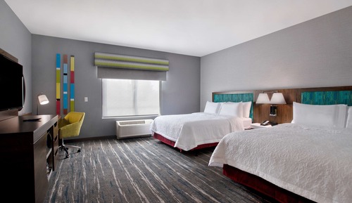 Room, 2 Queen Beds, Accessible, Bathtub