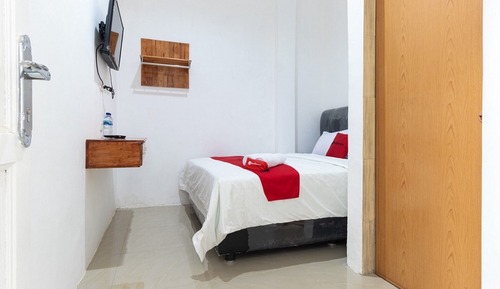 Double Room (Reddoorz)