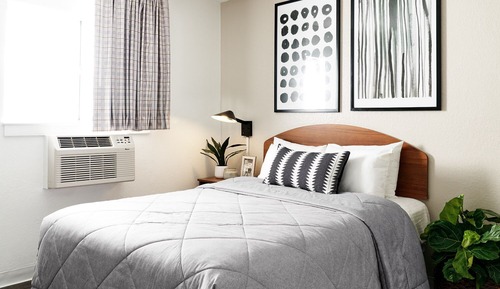 Standard Room, 1 Queen Bed