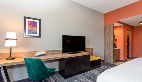 Standard Room, 1 King Bed